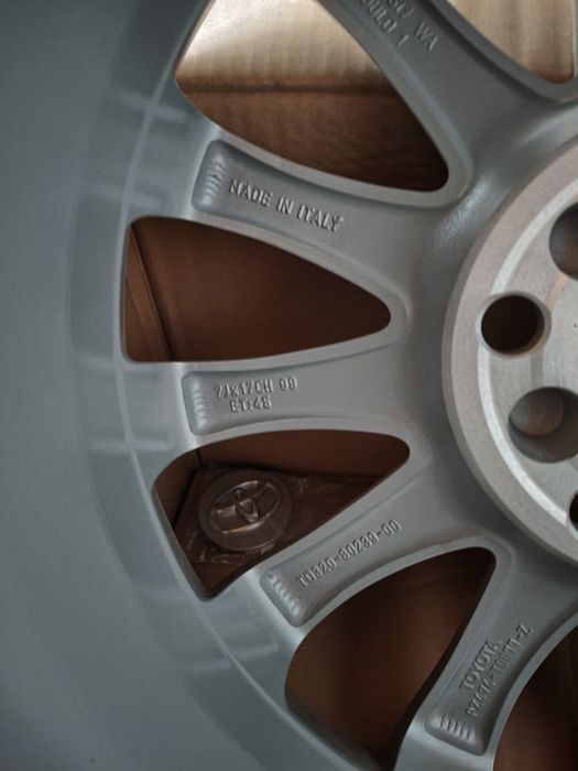 Продам диски Тойота