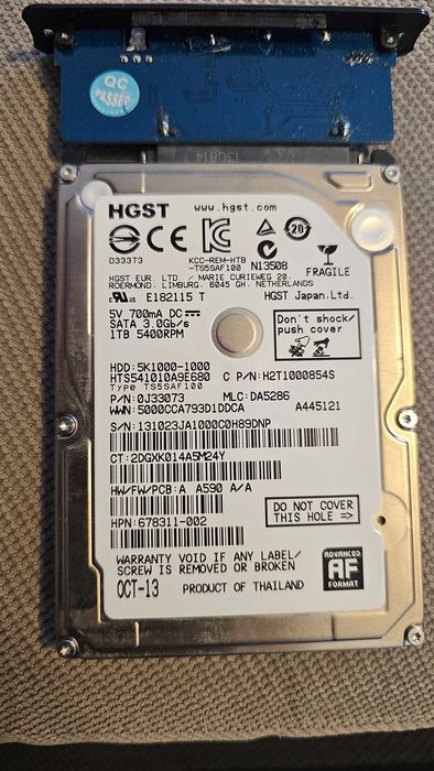 Vand HDD HGST (Hitachi) 1Tb + IcyBox (se poate conecta prin USB)
