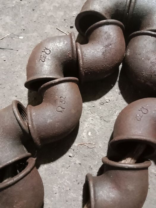 Продам уголки чугун