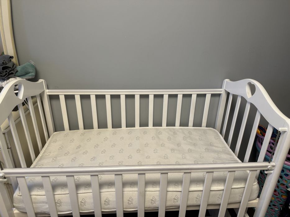 Манеж белый продам