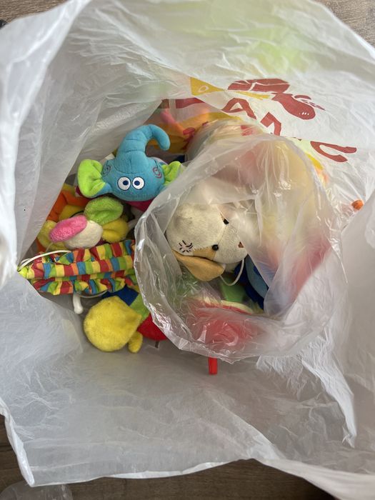 Отдам хорошие игрушки