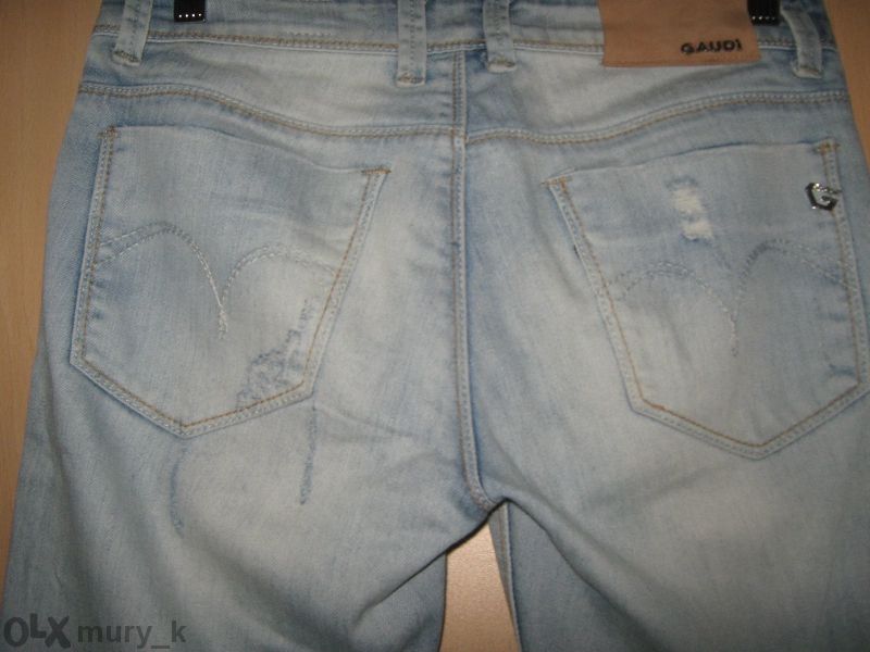 Накъсани дънки Gaudi