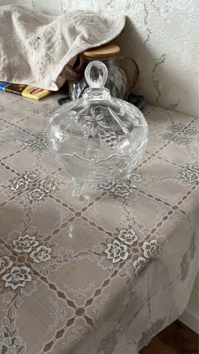 Продается конфетница новая