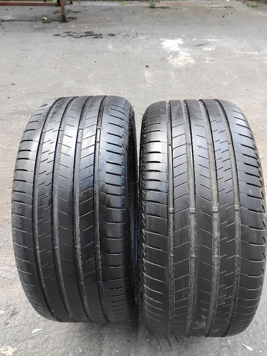 Vand 2 seturi anvelope Bridgestone cu două mărimi ptr.Bmw