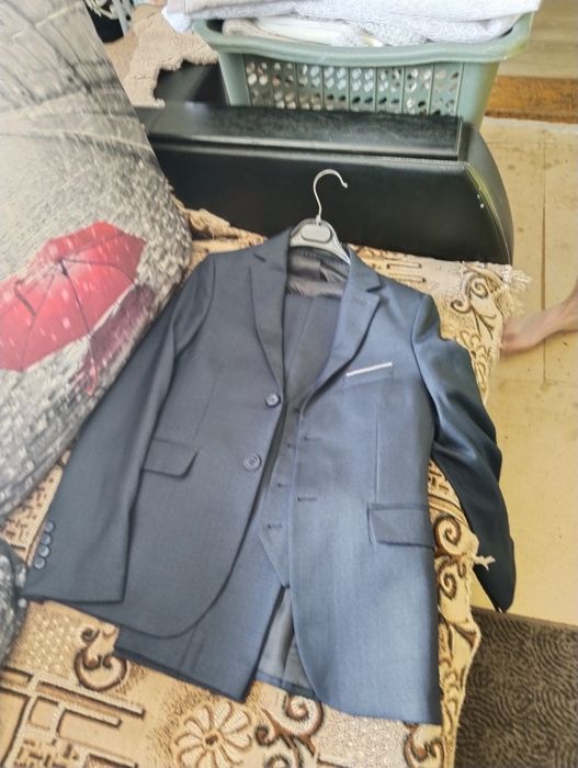 Костюм тройка школьный