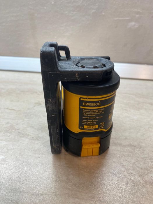 Laser DeWALT DW088CG - 2 Linii Verde, Autonivelare