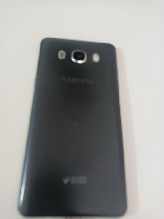 Продам телефон Samsung J5