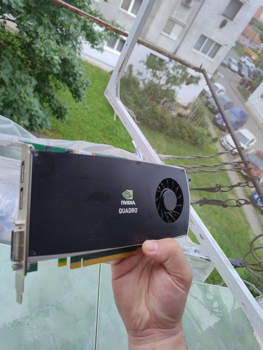 Placă video - Nvidia Quatro FX 3800 -1 GB 256 bit( doar Sibiu)