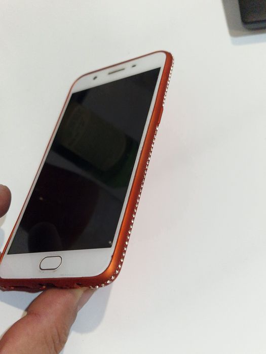 Telefon Oppo cu touchscreen