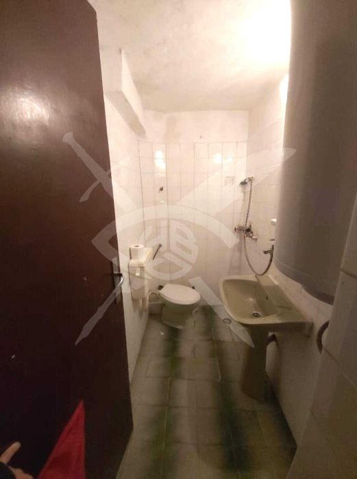 Дава се под наем Едностаен апартамент в Варна, Спортна зала - 15 кв.м за 200 € - Снимка #2