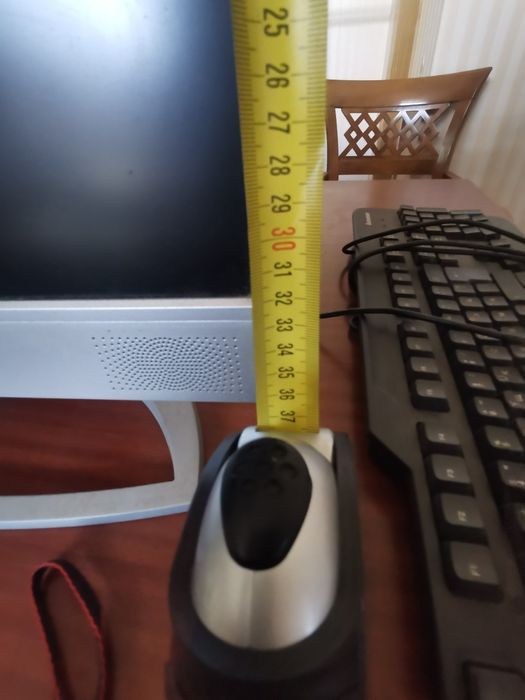 Монитор Belinea, с вградени говорители.