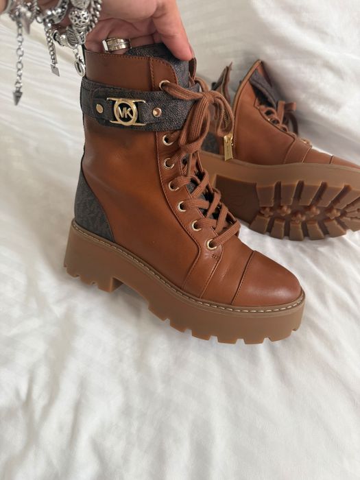 Ghete Michael kors aproape noi