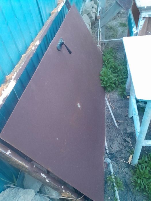 Металическая дверь