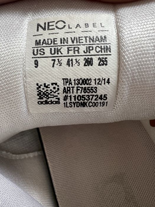 Продам кроссовки Адидас оригинал