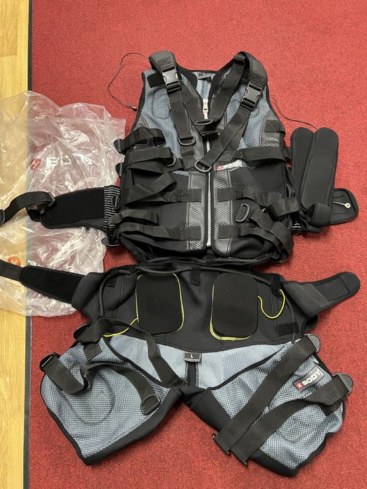 Vand veste XBODY noi sau aproape noi (EMS)