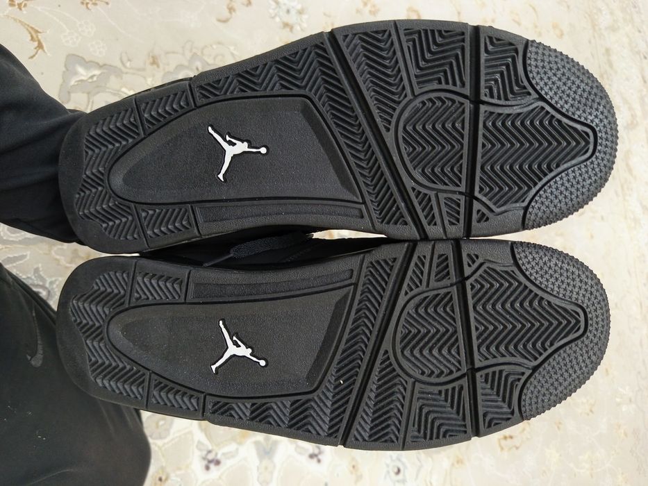 Обвуь кроссовкаа