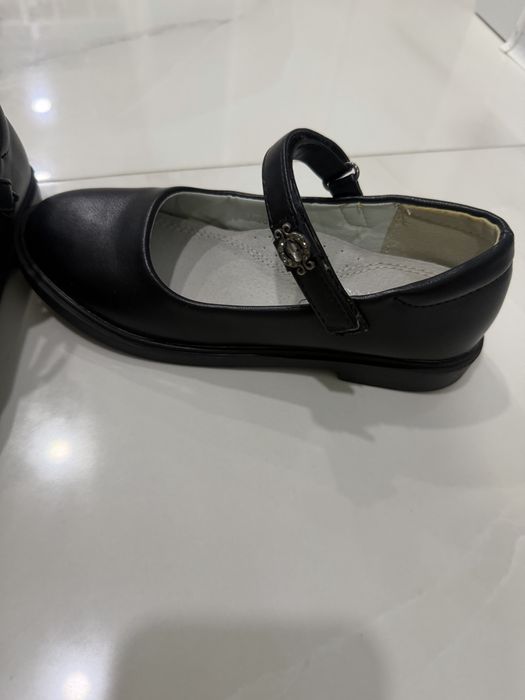 Детски маратонки Adidas и официални обувки