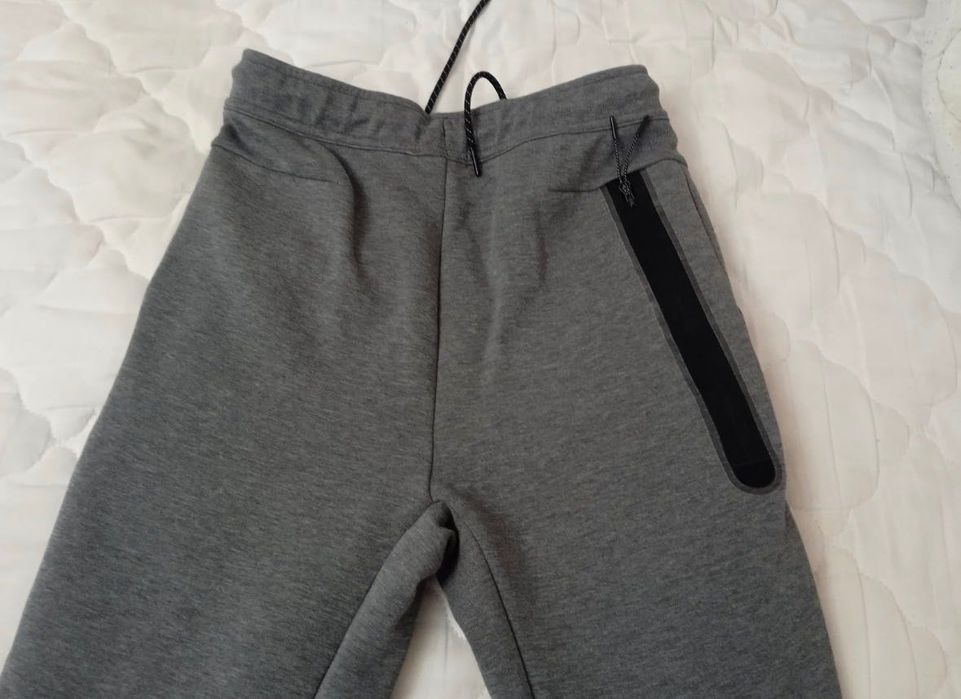 Nike x Liverpool tech fleece панталон