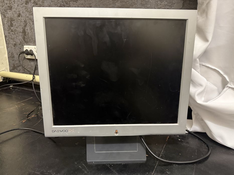 Монитор Daewoo 17