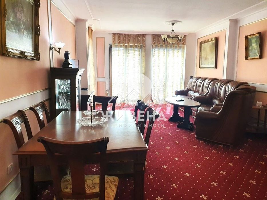 Продава луксозен 3-стаен апартамент, к.к.Слънчев ден, първа линия