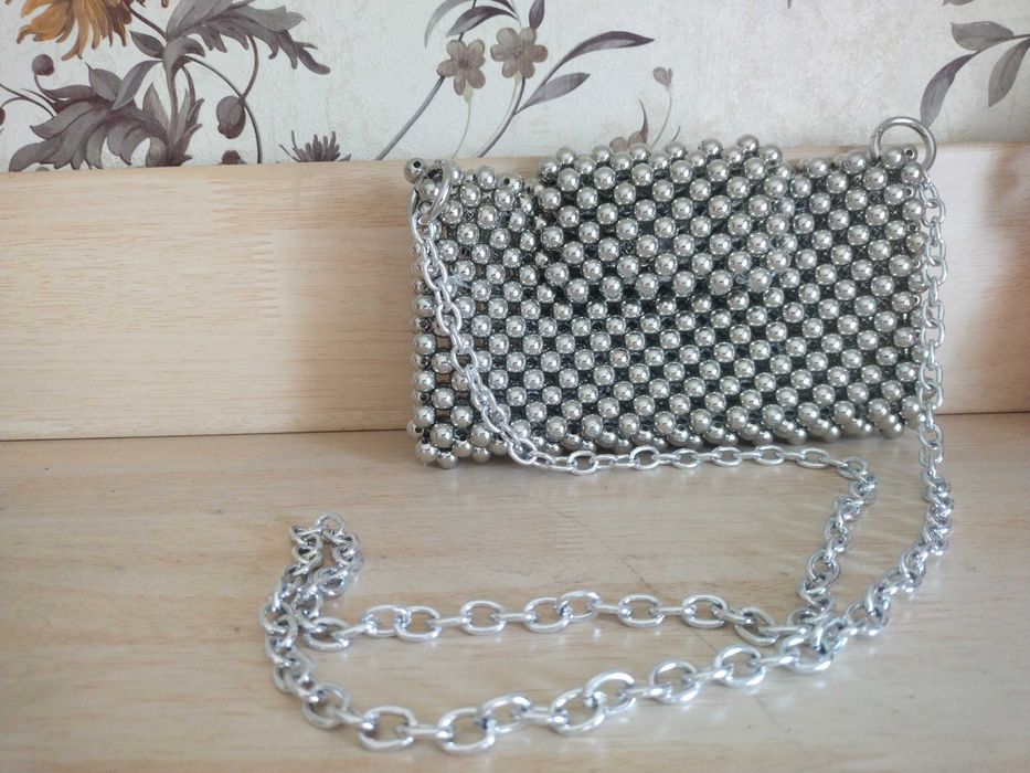 Женская сумка из бисера