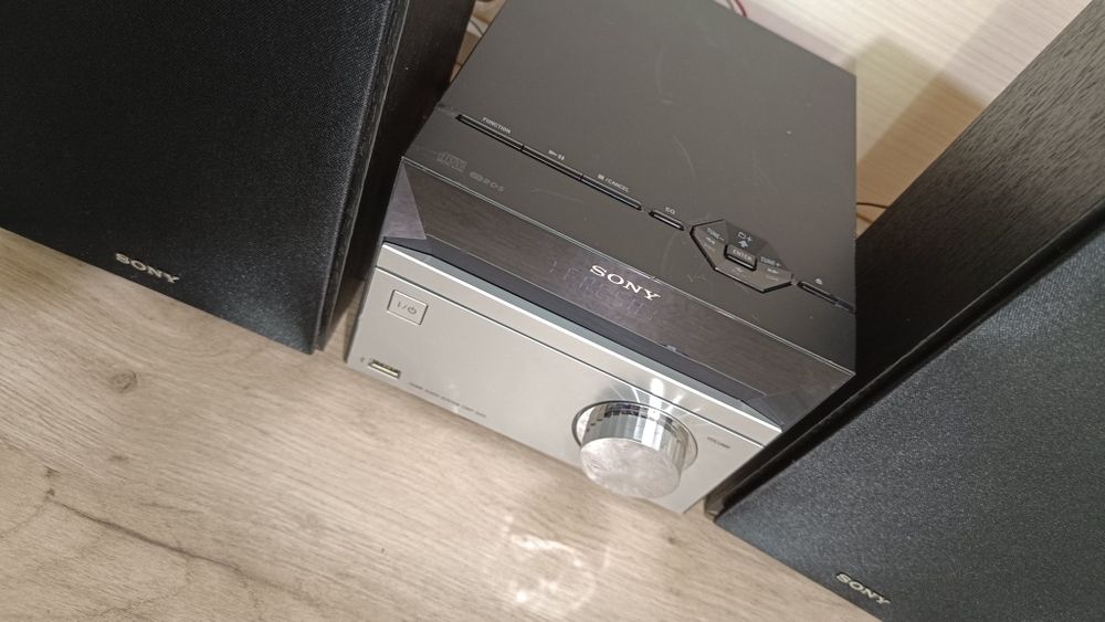 SONY микро музикална система, мини уредба , USB  FM   CD  Mp3   AUX