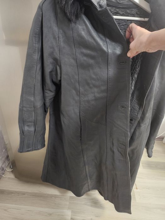 Haina piele naturala cu captusala  + vesta blana detasabila- marime  X