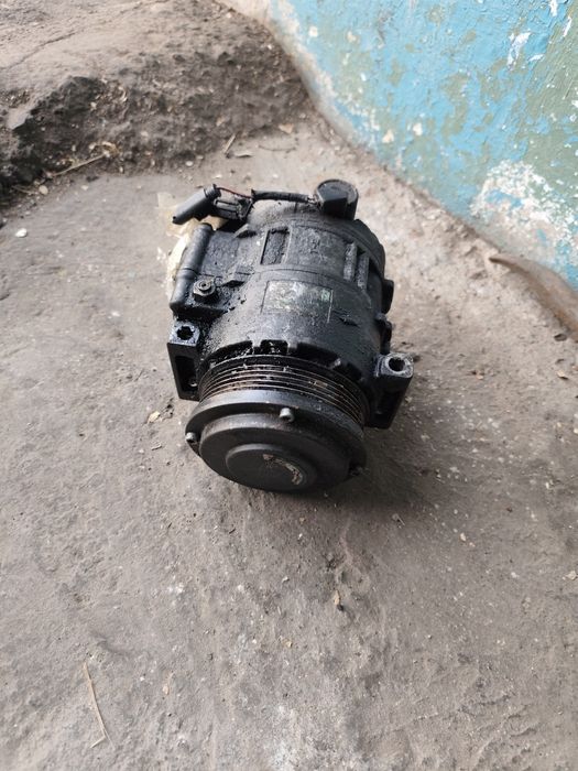 Компрессор кондиционера .