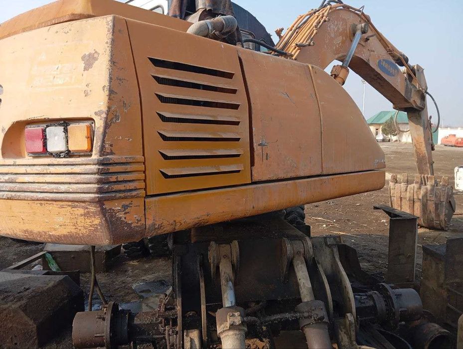 Samsung ekskvator sotiladi