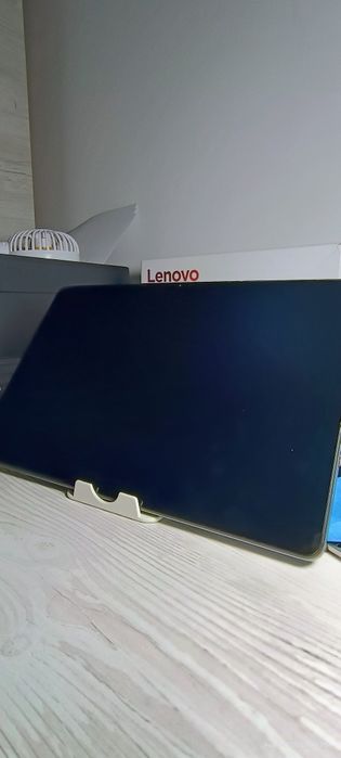 Lenovo tab m11 (încă în garanție)