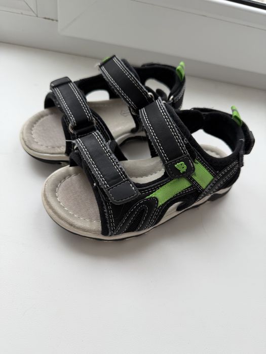 Продам детскую обувь для мальчика