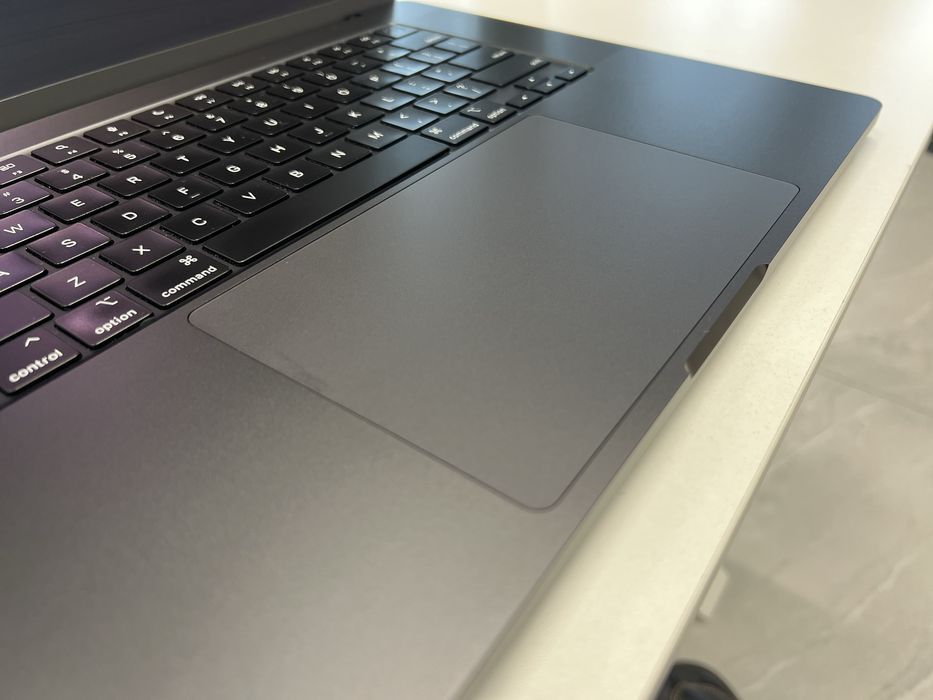 Macbook M3 Pro 16 32ОЗУ/512SSD