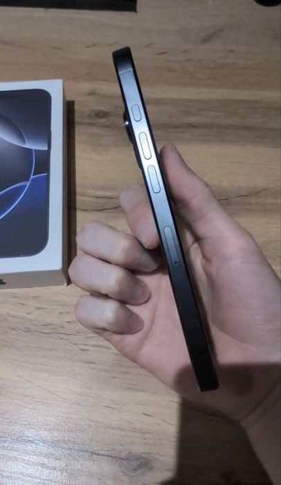 Iphone 16 pro продам