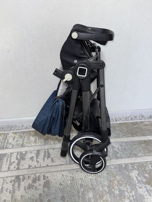 Срочно продам коляску от EVENFLO