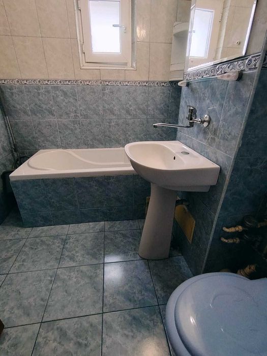 Apartament 3 camere de închiriat Ploiesti.