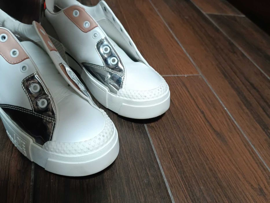 Дамски кецове/сникърси Moschino, 40 номер, оригинални