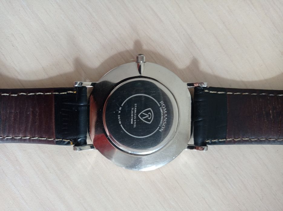 Продаю часы Romanson