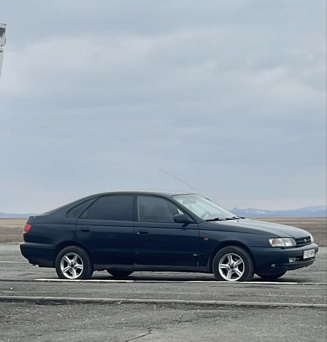 Продам тойота карина е