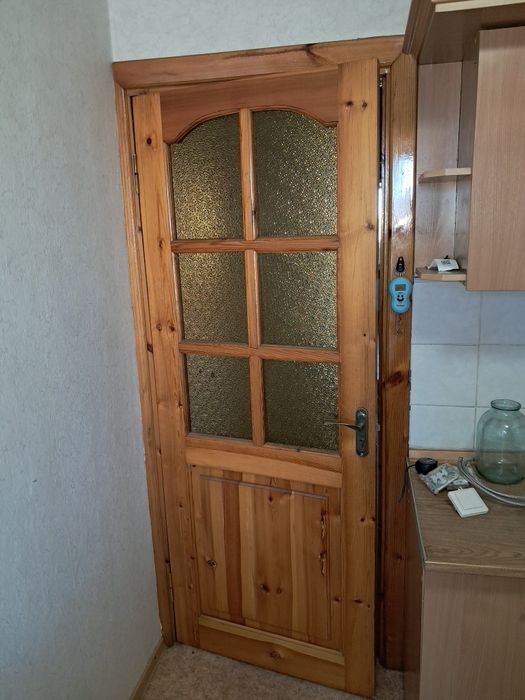 Продам деревянный двери
