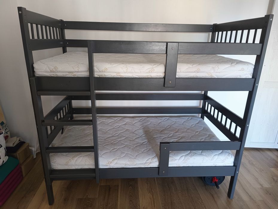Продам двухъярусную кровать