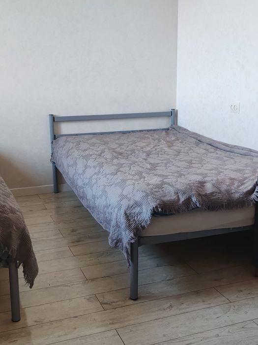 Продам кровать , торг есть