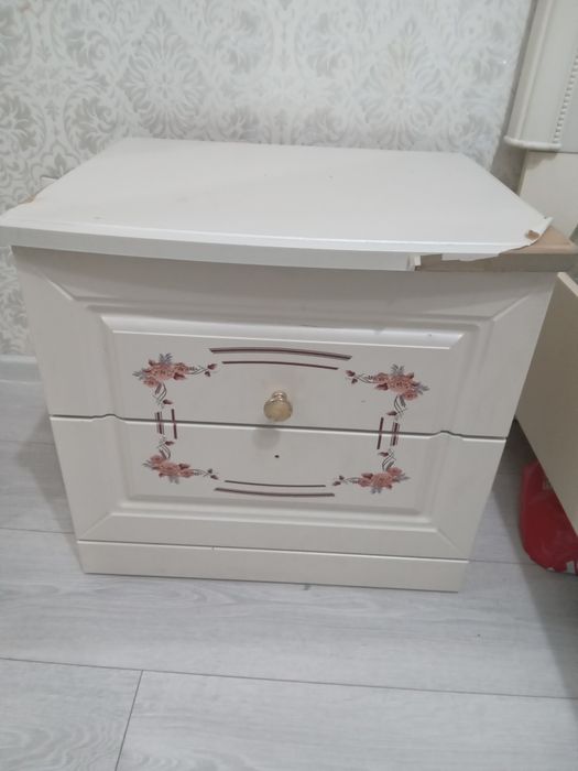 Продам б/у спальный гарнитур