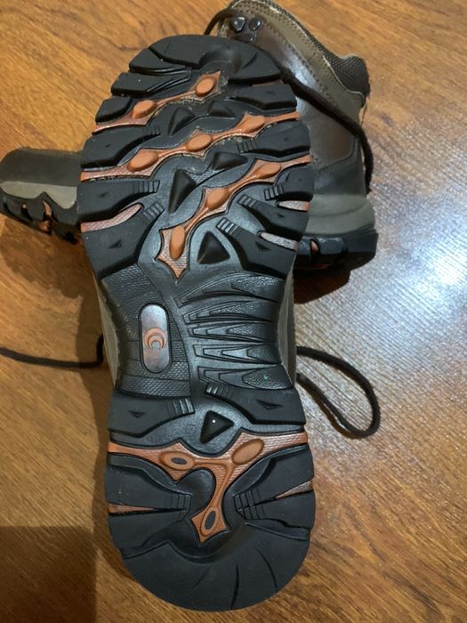 Продам теплые ботинки в отличном состоянии