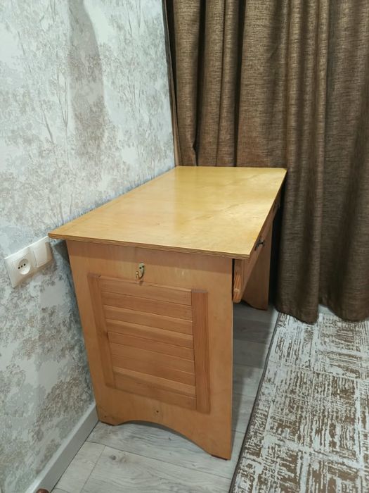 Письменный стол для школьника