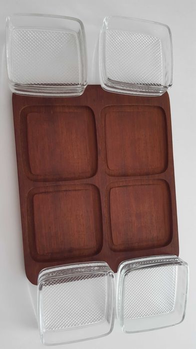 Комплект стъклени купички за ядки с дървена табла