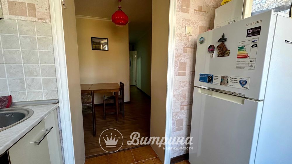 Подается 2-х комнатная около метро Космонавты