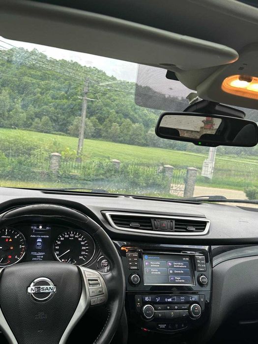 Vând nissan qashqai