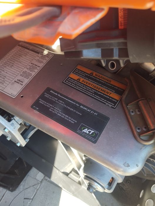 Продам снегоход Arctic cat Z1