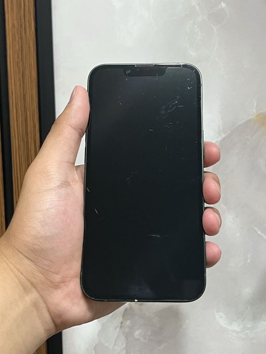 Продам iPhone 13