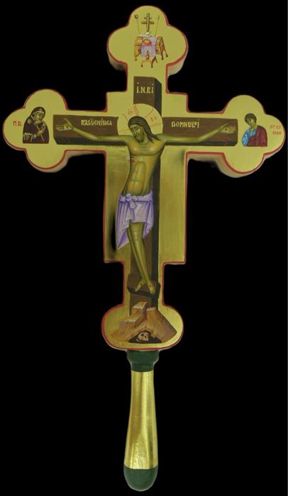 Cruce pictată manual